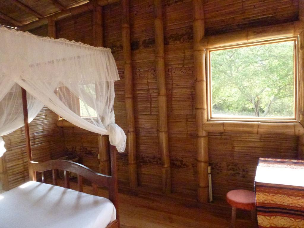Hostal Monte Libano Puerto Lopez Ngoại thất bức ảnh