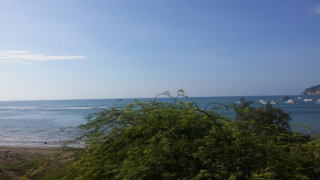 Hostal Monte Libano Puerto Lopez Ngoại thất bức ảnh