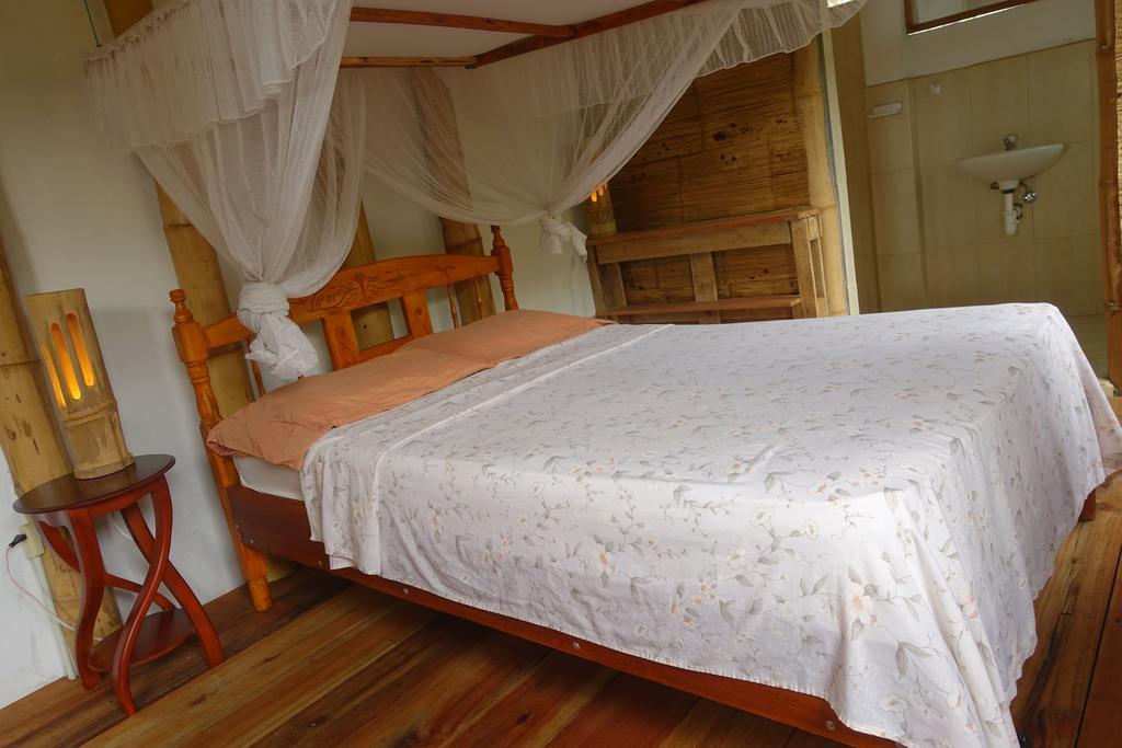 Hostal Monte Libano Puerto Lopez Ngoại thất bức ảnh