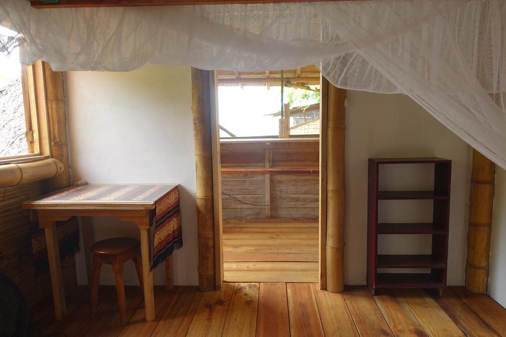 Hostal Monte Libano Puerto Lopez Ngoại thất bức ảnh