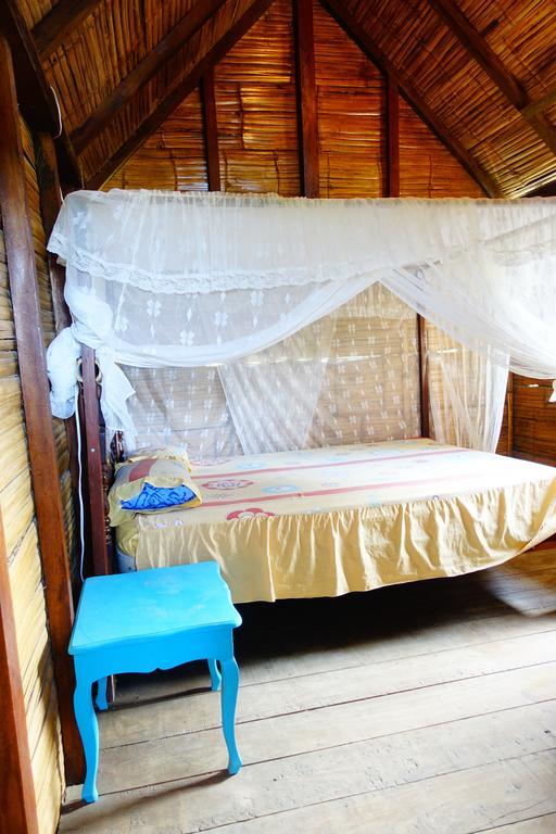 Hostal Monte Libano Puerto Lopez Ngoại thất bức ảnh