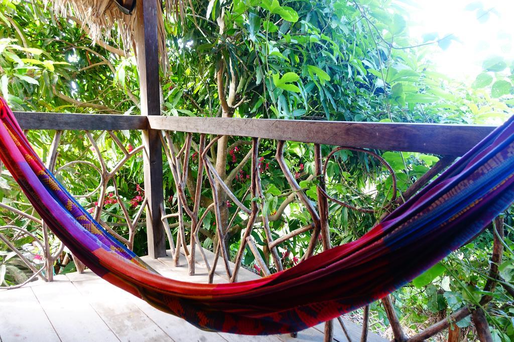 Hostal Monte Libano Puerto Lopez Ngoại thất bức ảnh