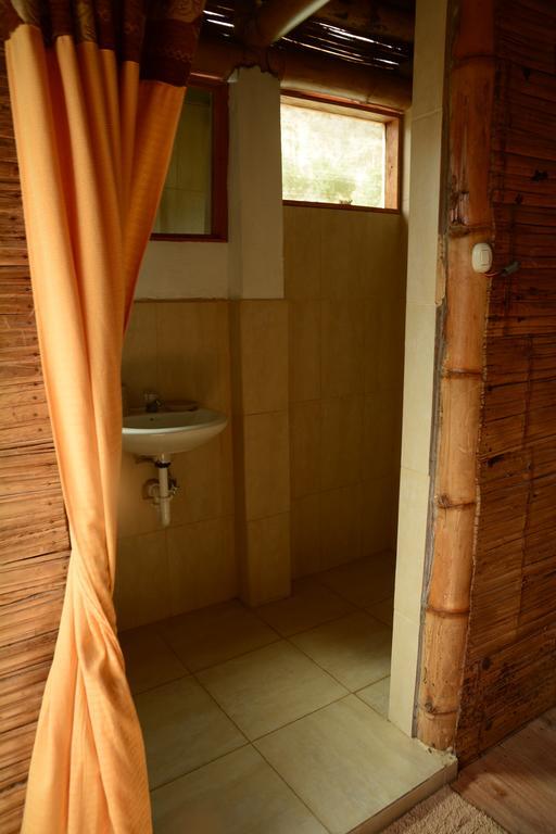 Hostal Monte Libano Puerto Lopez Ngoại thất bức ảnh