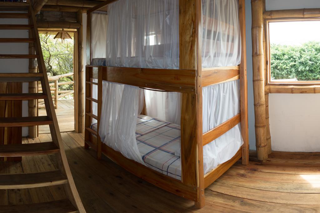 Hostal Monte Libano Puerto Lopez Ngoại thất bức ảnh