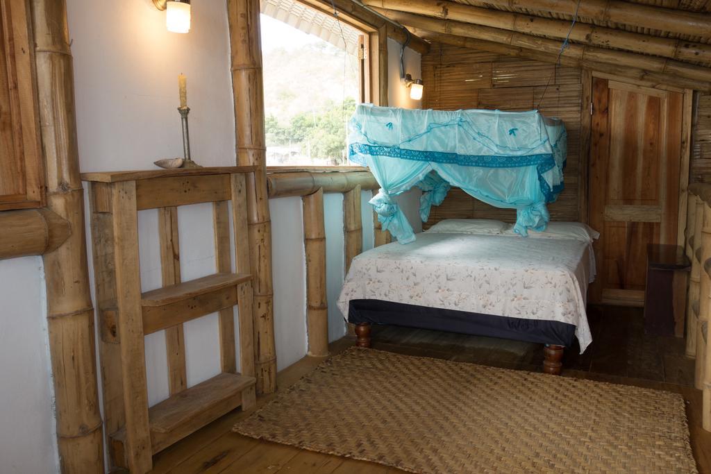 Hostal Monte Libano Puerto Lopez Ngoại thất bức ảnh