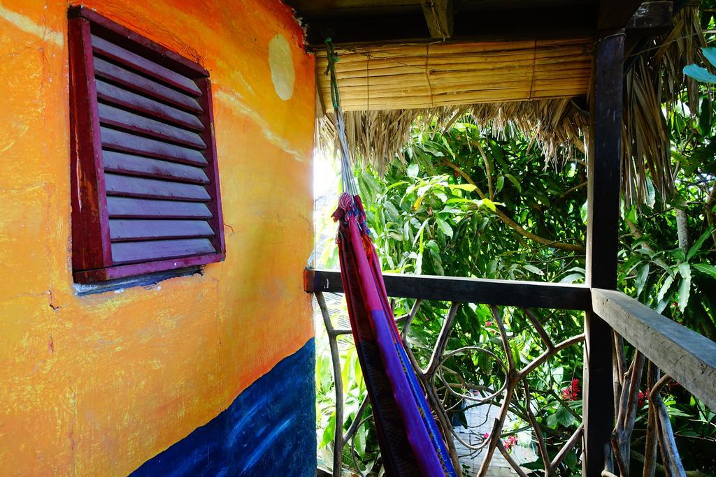 Hostal Monte Libano Puerto Lopez Ngoại thất bức ảnh