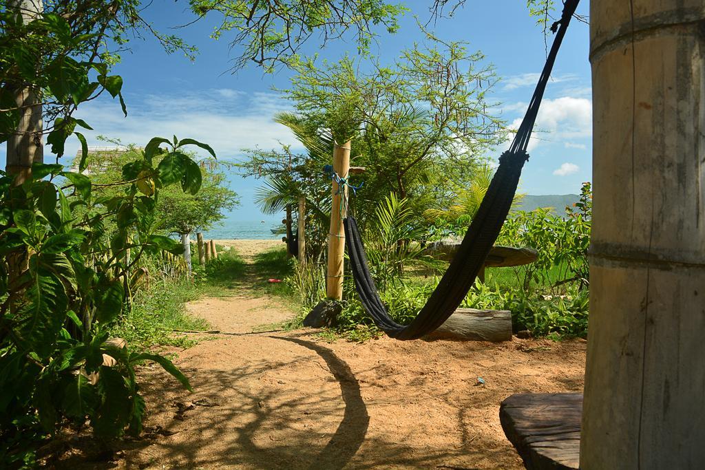 Hostal Monte Libano Puerto Lopez Ngoại thất bức ảnh