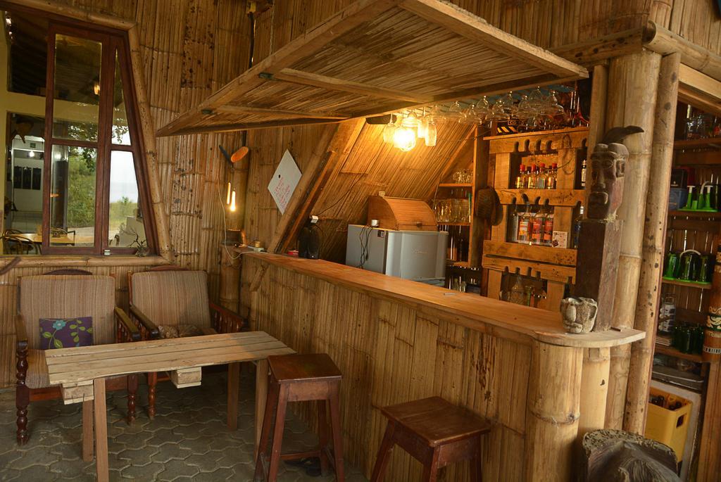 Hostal Monte Libano Puerto Lopez Ngoại thất bức ảnh