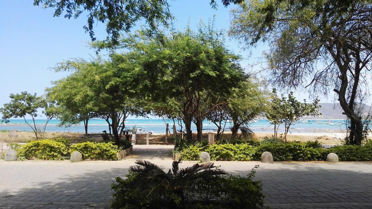 Hostal Monte Libano Puerto Lopez Ngoại thất bức ảnh