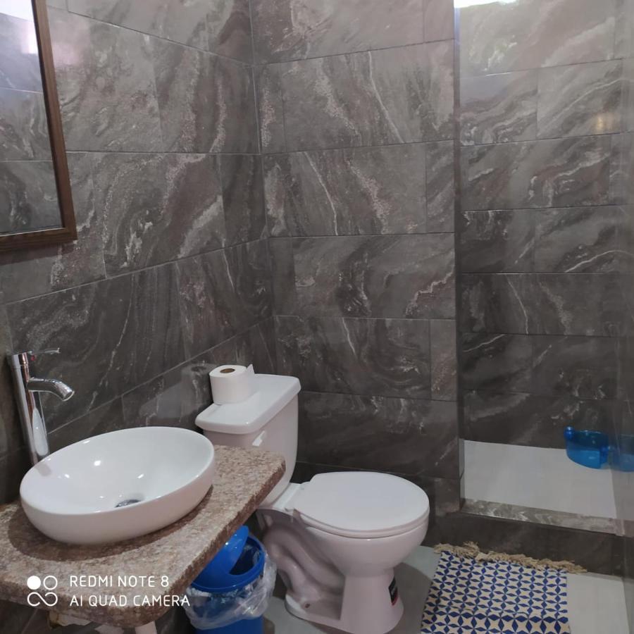 Hostal Monte Libano Puerto Lopez Ngoại thất bức ảnh
